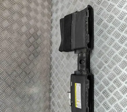 Audi Q7 4M Air intake duct part 4M0129510D