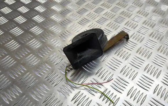 Peugeot 206 CC Horn signal 9646829780