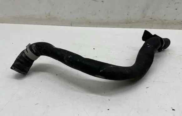 Toyota RAV 4 (XA50) Engine coolant pipe/hose