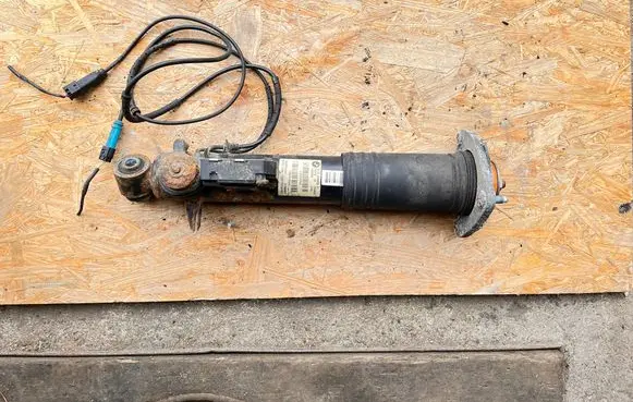 BMW X5 E70 Rear shock absorber/damper 37126782939 6782939 462400002845
