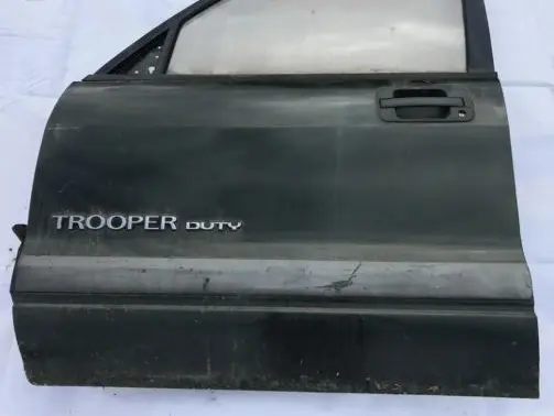 Isuzu Trooper Front door