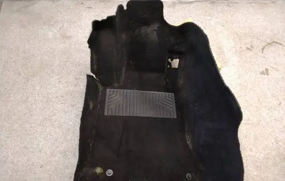 Mercedes-Benz C W204 Front floor carpet liner A2046800540 510005641206 104204030