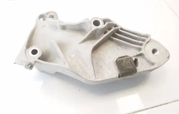 BMW i4 Engine mounting bracket 2211883897002 8838970