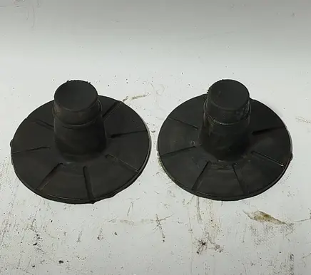 Opel Zafira B Front coil spring rubber mount 90538498