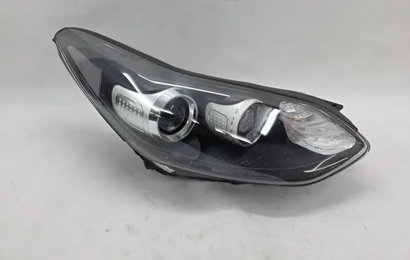 KIA Sportage Headlight/headlamp 92102F1011