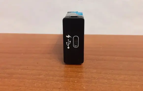 BMW 1 F40 USB socket connector 8711939 8031
