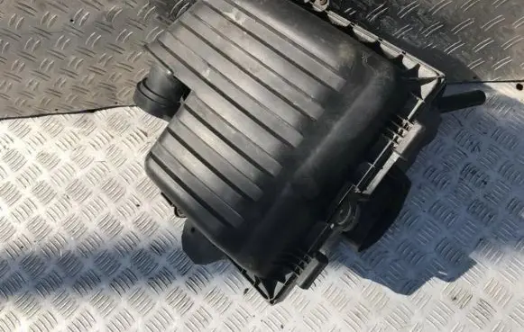 Seat Alhambra (Mk1) Air filter box