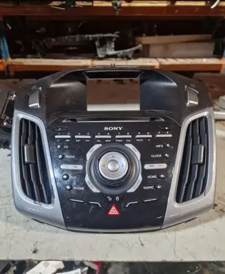 Head unit multimedia control