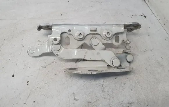 Mercedes-Benz C W204 Engine bonnet/hood hinges A2048800728