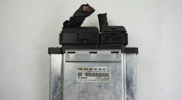 Volkswagen PASSAT B8 Engine control unit/module 04E907309AB 0261S09529