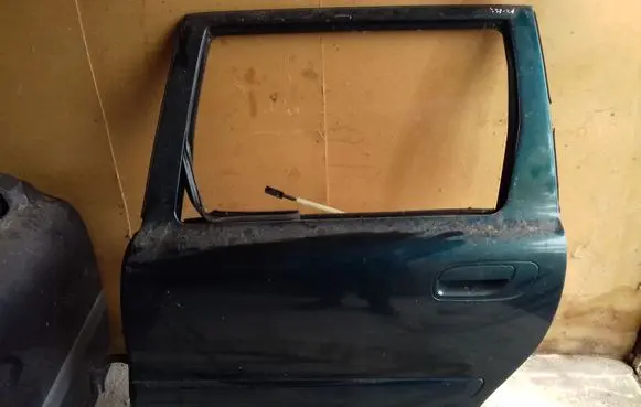 Volvo V70 Rear door 