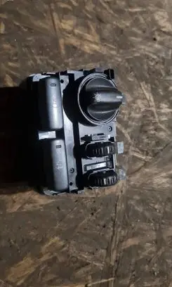 Volvo XC90 Light switch 8685452