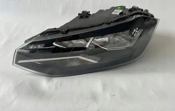 Volkswagen Polo Headlight/headlamp