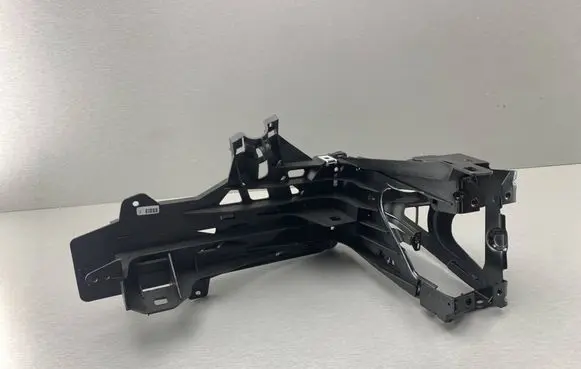 Headlight/headlamp mounting bracket