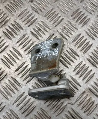 Land Rover Discovery 3 - LR3 Front door upper hinge 