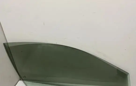 BMW 6 F12 F13 Front door window glass four-door 7224056