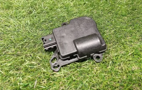 Ford Explorer Air flap motor/actuator AA5319E616BA