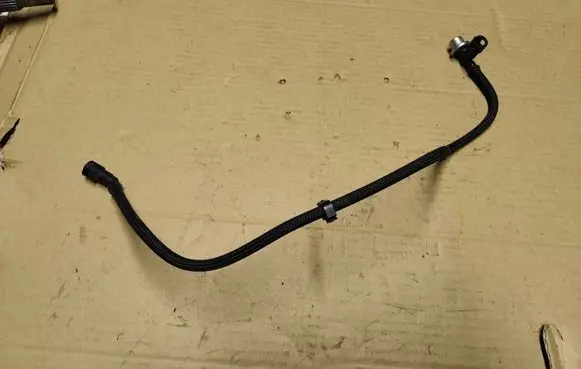 Chrysler PT Cruiser Fuel line/pipe/hose 