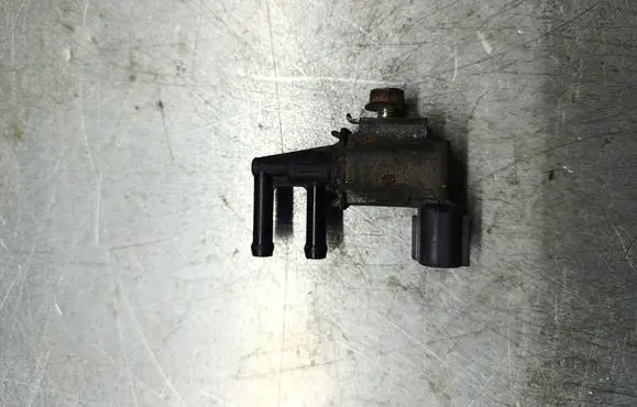 Subaru B9 Tribeca Turbo solenoid valve K5t48479