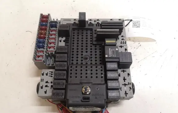 Volvo V70 Fuse box set 8622520 9441582 0465080