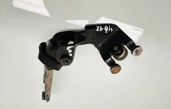 Volkswagen Transporter - Caravelle T6 Sliding door lower roller guide/hinge 