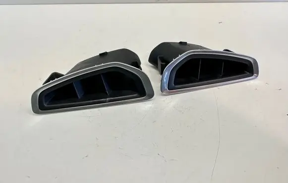Volvo S80 Centre console side trim front 31348882