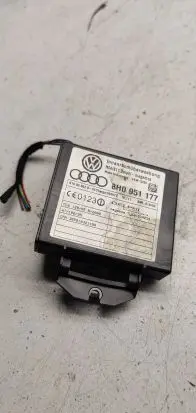 Audi A4 S4 B7 8E 8H Alarm control unit/module 8H0951177