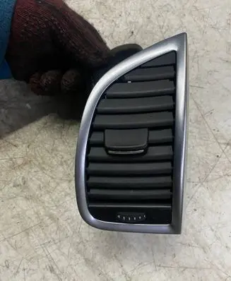 Audi Q7 4L Dashboard air vent grill cover trim 4L0820902
