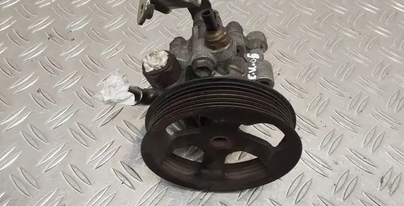 Toyota Corolla Verso AR10 Power steering pump