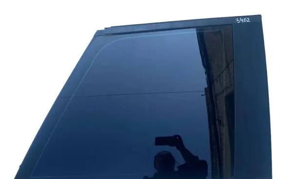 Land Rover Range Rover L322 Rear side window 43R001582