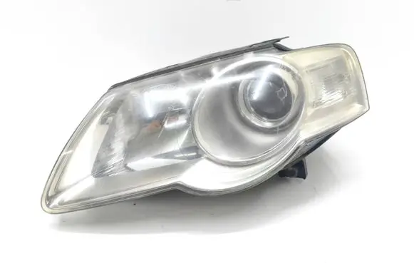 Volkswagen PASSAT B6 Headlight/headlamp 3C0941005J