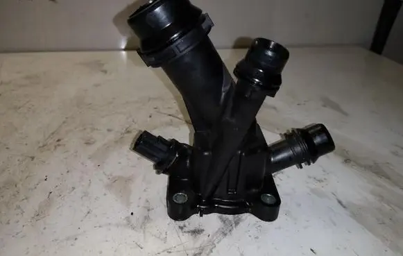Volvo S80 Thermostat housing 31293556