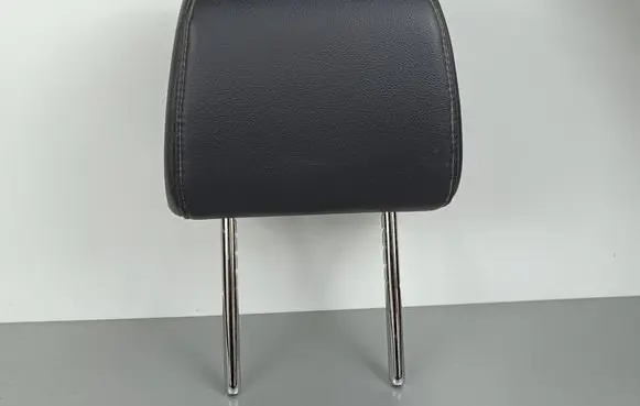 Honda CR-V Front seat headrest 