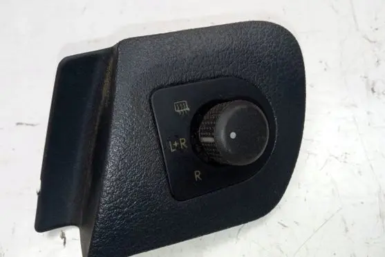 Skoda Octavia Mk1 (1U) Wing mirror switch 1U1959656J