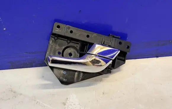 Jaguar XF X250 Front door interior handle 8X2322600AC 8X2322600BC