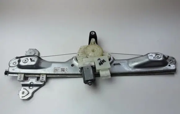 Renault Kadjar Front window lifting mechanism without motor 807217052R