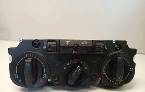 Volkswagen PASSAT B6 Climate control unit