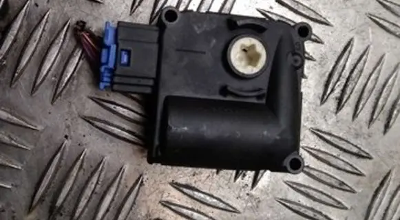 Audi A6 S6 C6 4F A/C air flow flap actuator/motor 0132801359