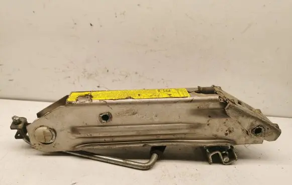 Audi A6 S6 C5 4B Lift Jack 8l0011031a