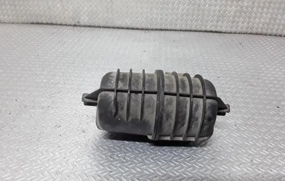 Vacuum air tank