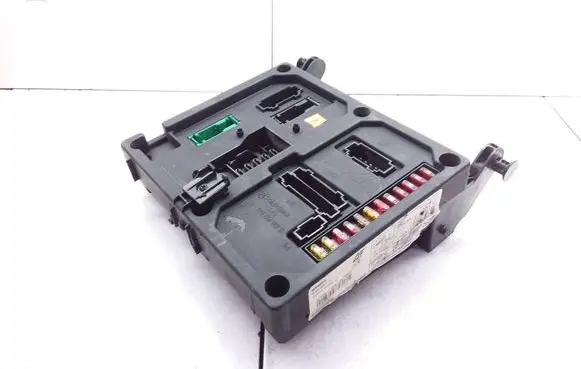 Volkswagen Sharan Relay mounting block 7M0962258F S108145300