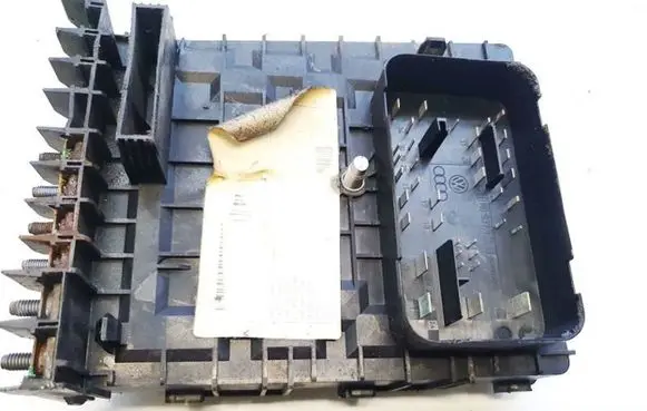 Volkswagen Touran II Fuse box set 1k0937125d 1k0937804q