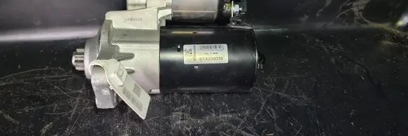 Volkswagen Golf IV Starter motor STX200039