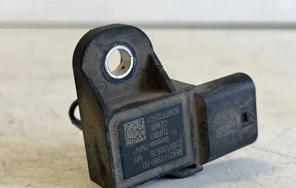 Opel Vivaro Air pressure sensor 9842117980