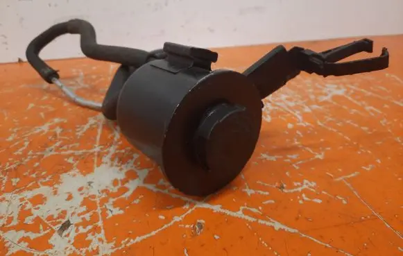 Nissan Pathfinder R50 Power steering fluid tank/reservoir