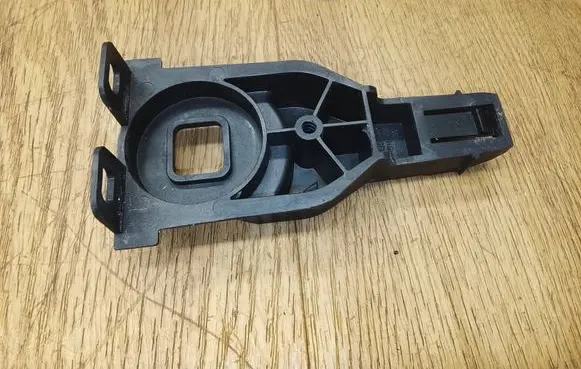 Porsche Macan (95B) Radiator mount bracket 95B121093A