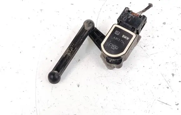 Headlight/headlamp level sensor