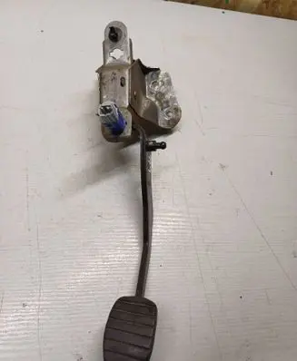 Renault Clio III Clutch pedal 8200470033
