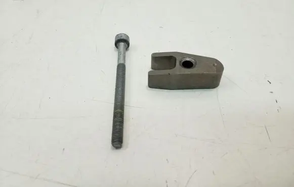 Mercedes-Benz CLS C218 X218 Fuel Injector clamp holder A6420160038
