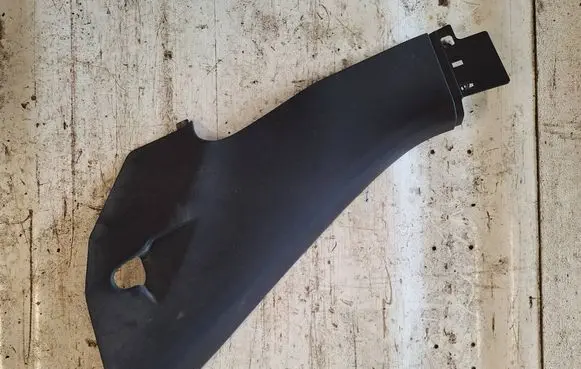 Volkswagen Touareg II (C) pillar trim 7P0867765D 9030 1234567